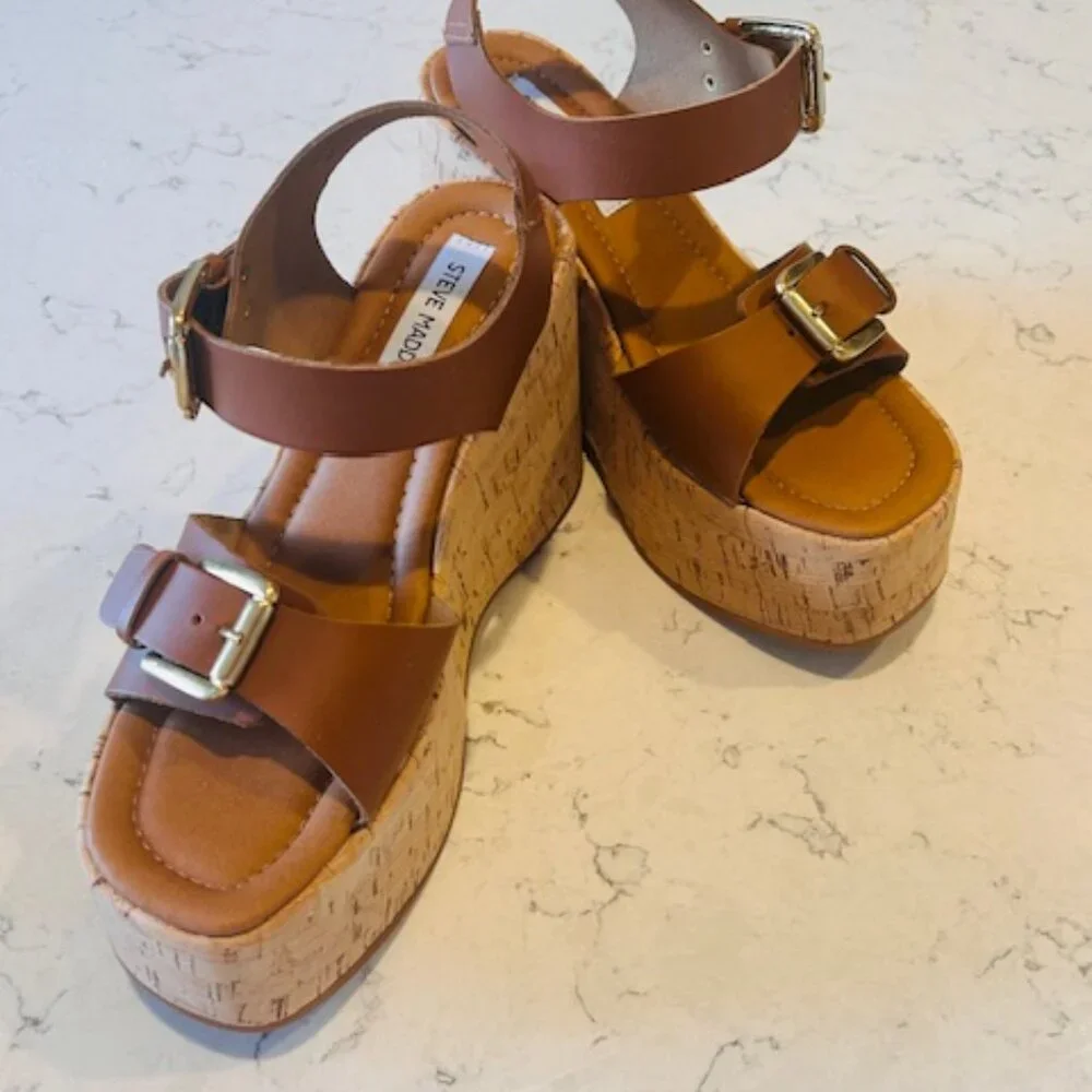Steve Madden River Platform Sandal - Picture 2 of 6